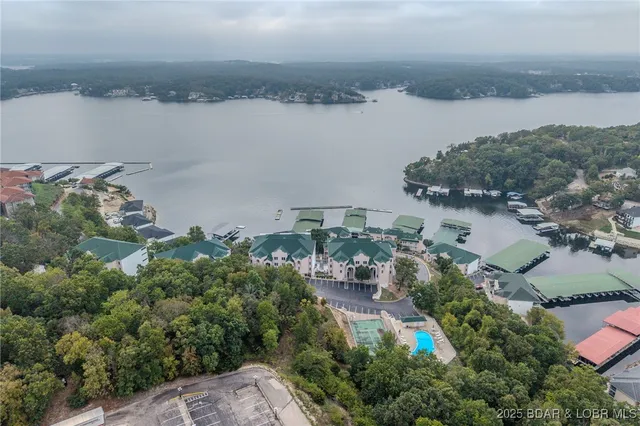 $359,900 | 214 Emerald Bay Drive, Unit 3A, Lake Ozark, MO 65049
