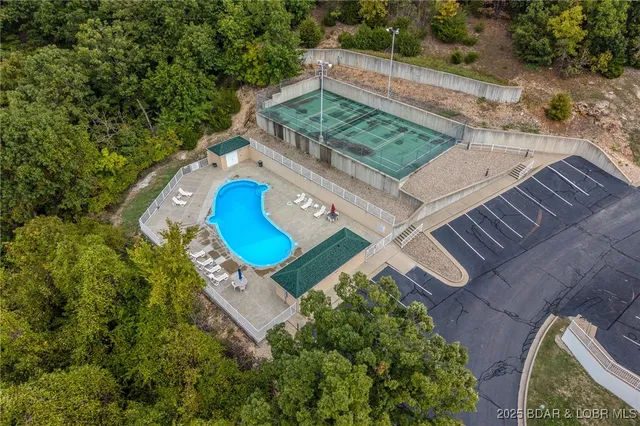 $359,900 | 214 Emerald Bay Drive, Unit 3A, Lake Ozark, MO 65049