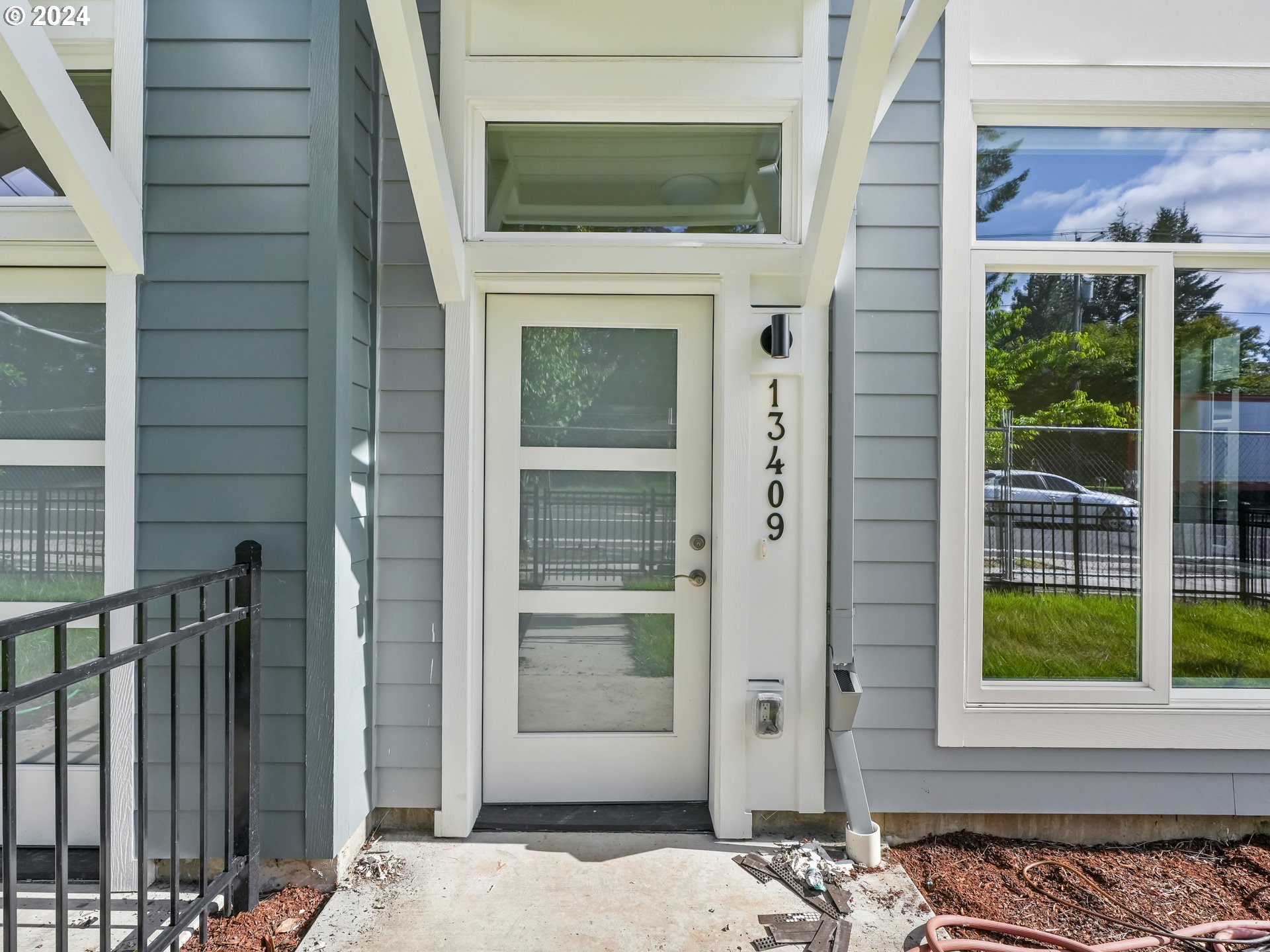 13409 Southeast Foster Road, Unit 8 Portland, OR 97236 - Photo 1 of 22 Gallery Image 1