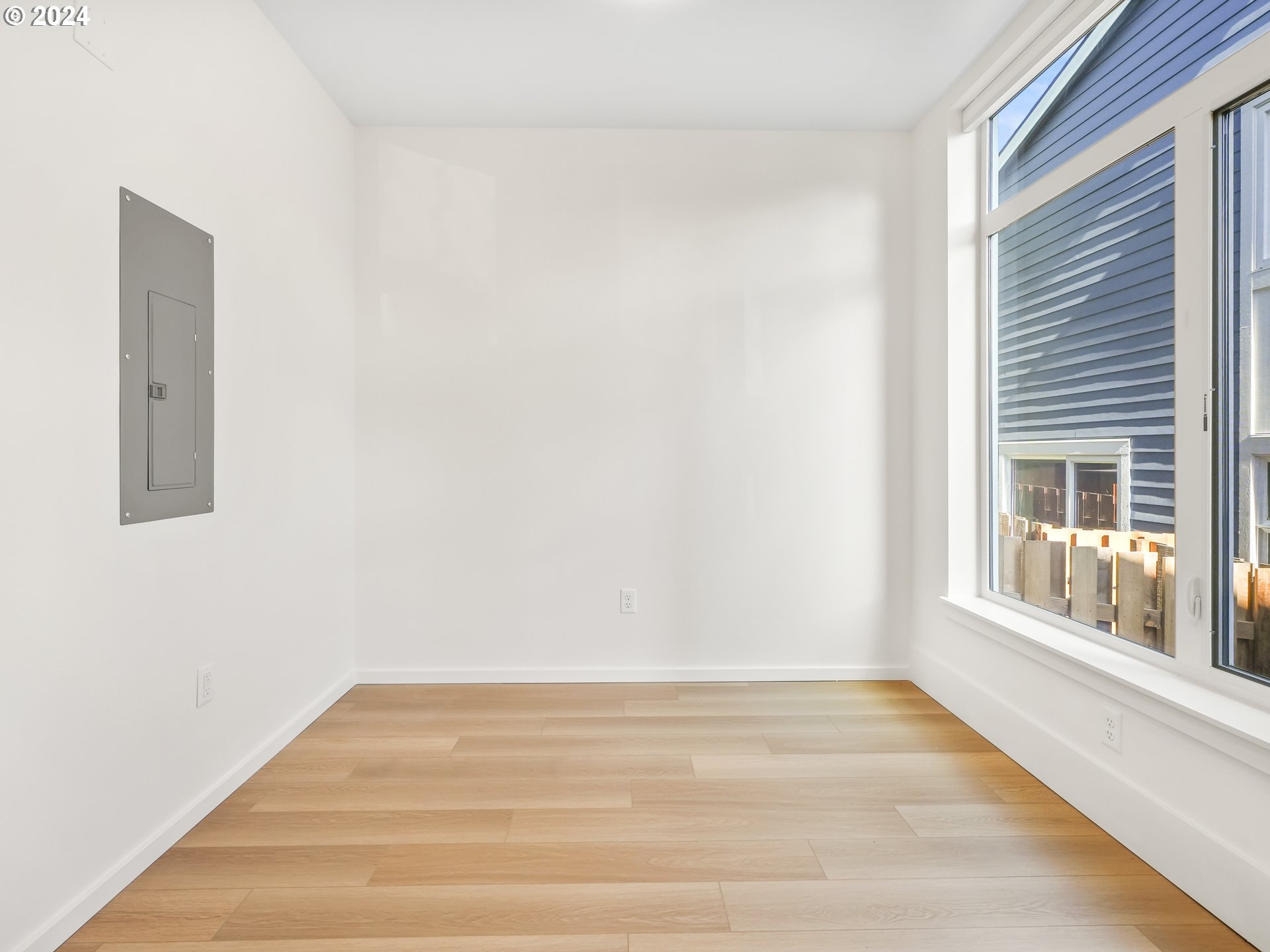 13409 Southeast Foster Road, Unit 8 Portland, OR 97236 - Photo 13 of 22 Gallery Image 13
