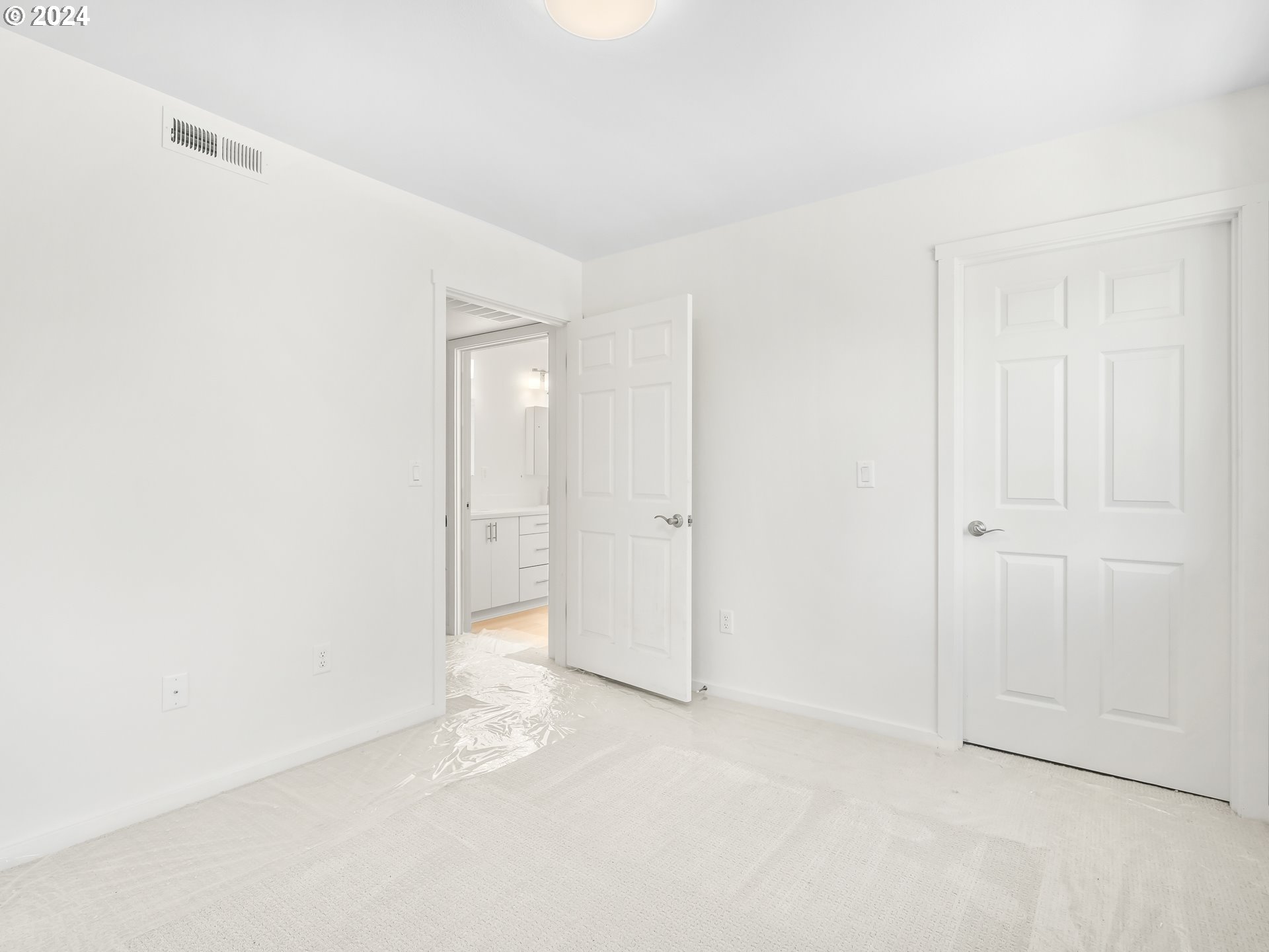 13409 Southeast Foster Road, Unit 8 Portland, OR 97236 - Photo 15 of 22 Gallery Image 15