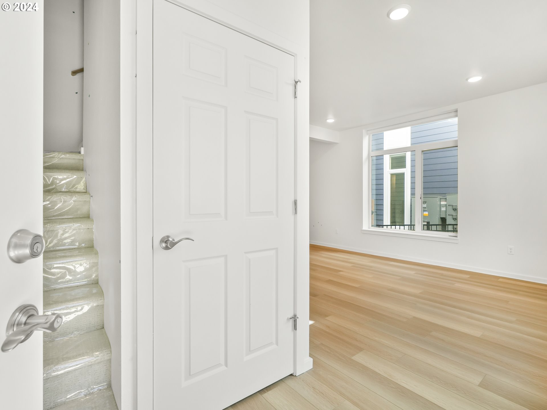 13409 Southeast Foster Road, Unit 8 Portland, OR 97236 - Photo 4 of 22 Gallery Image 4