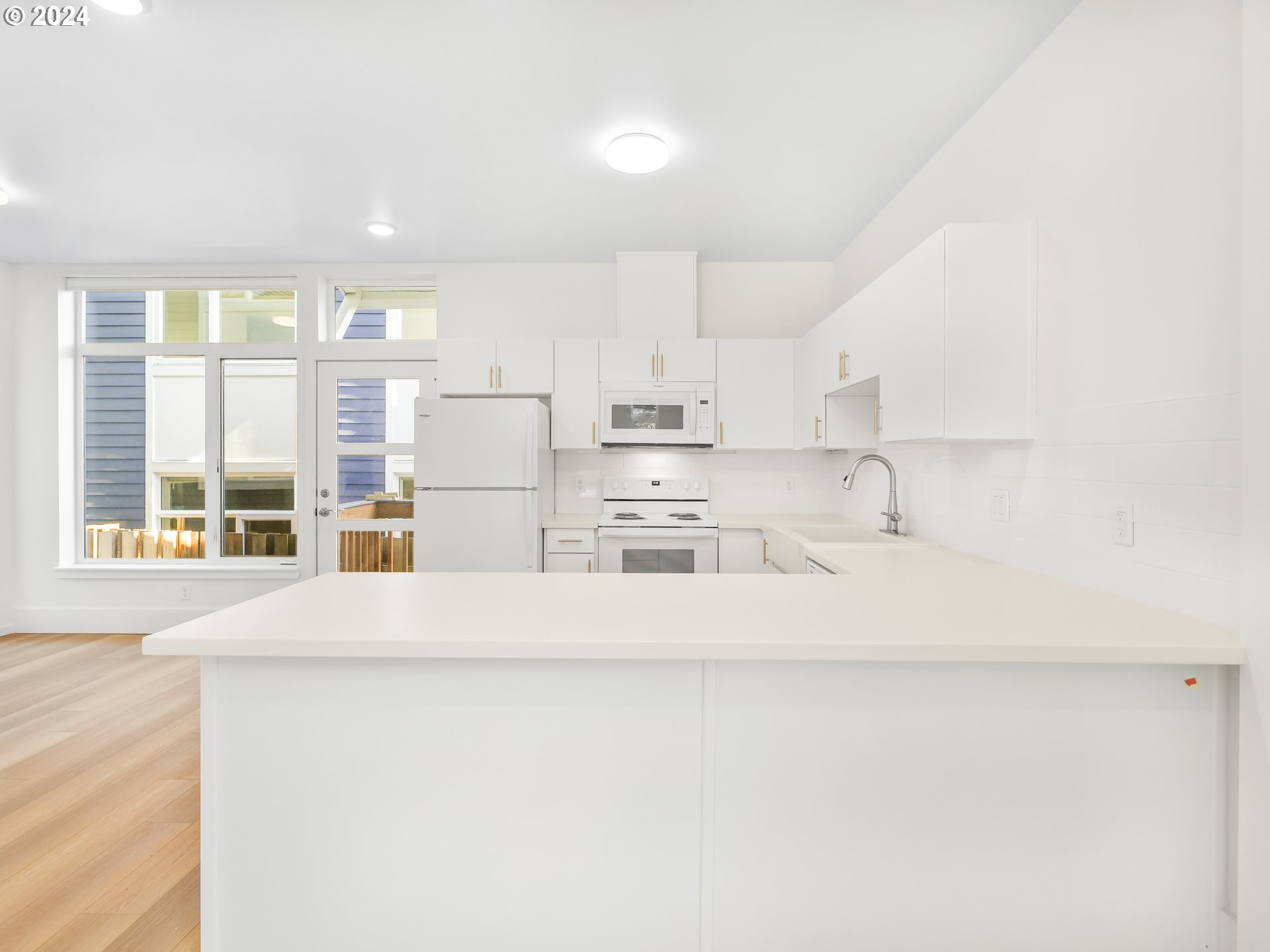 13409 Southeast Foster Road, Unit 8 Portland, OR 97236 - Photo 9 of 22 Gallery Image 9