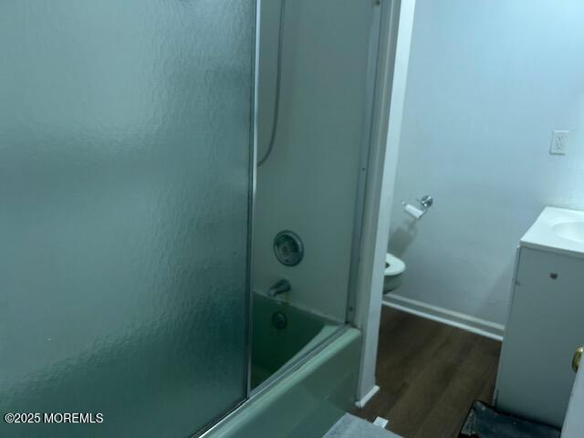 1047 Stratton Place Long Branch, NJ 07740 - Photo 19 of 22 a bathroom with a tub and toilet