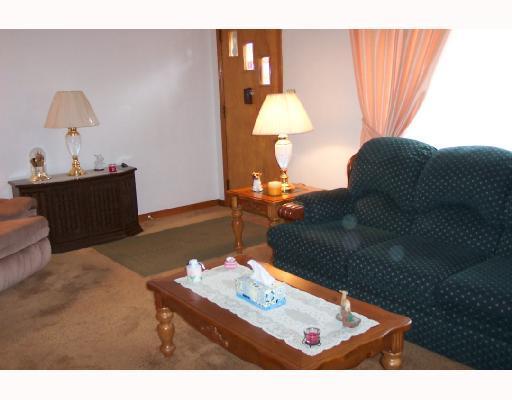 15 Walton Road Baldwin, PA 15236 - Photo 2 of 8 Living Room.