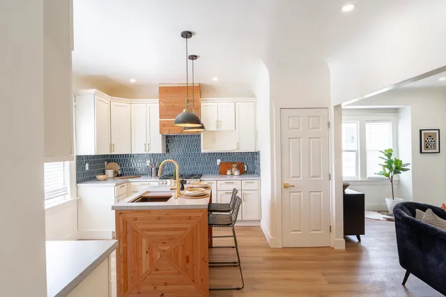 $650,000 | 3708 Lyon Avenue, Oakland, CA 94601