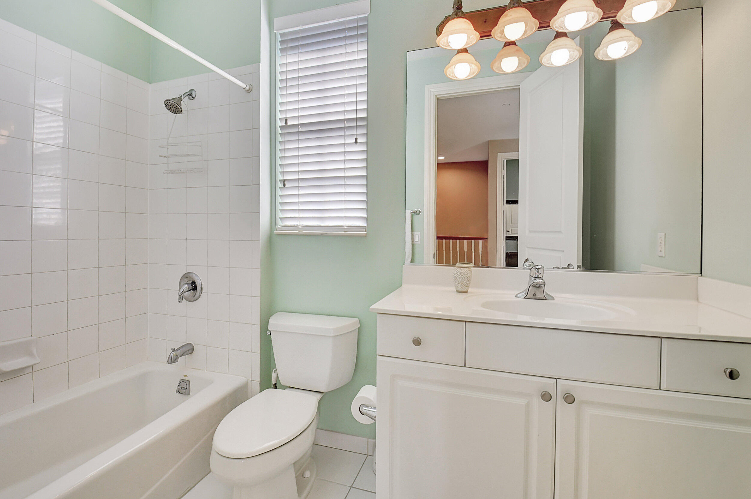 612 Renaissance Way Delray Beach, FL 33483 - Photo 20 of 38 612 3rd Floor Guest Full Bathroom
