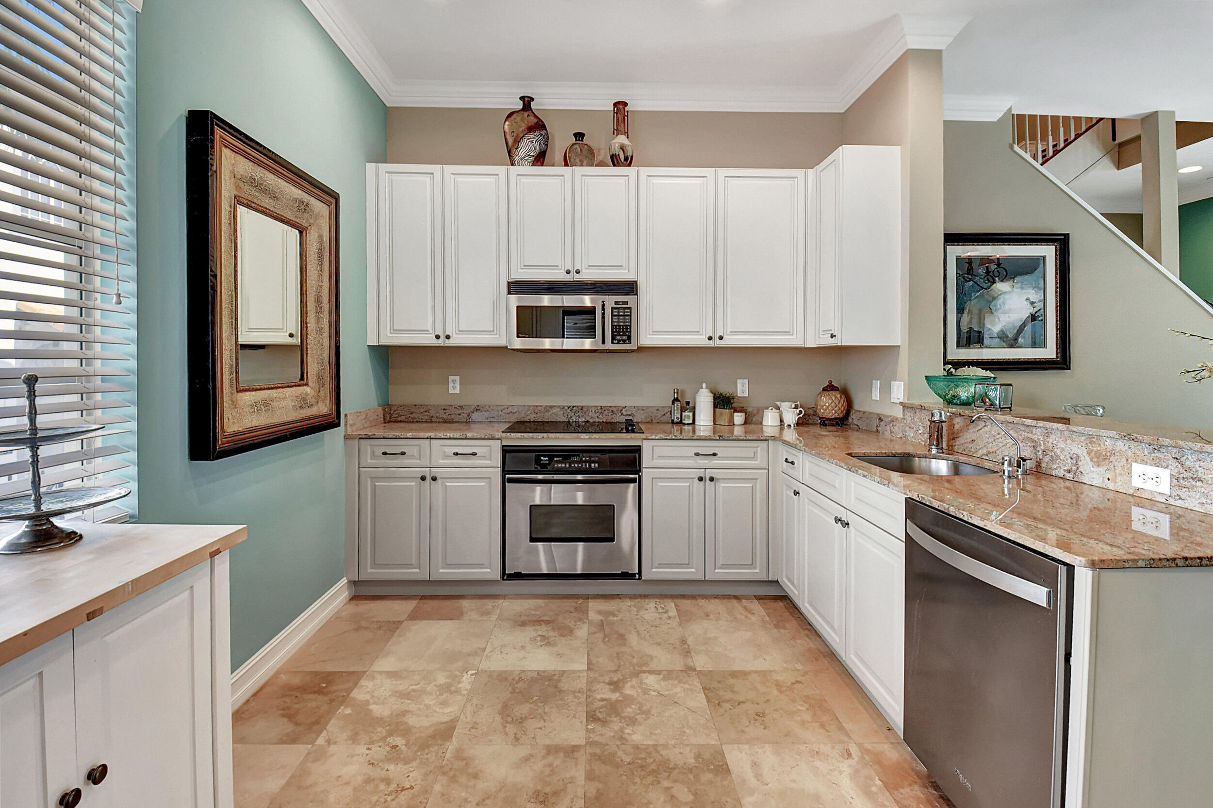 612 Renaissance Way Delray Beach, FL 33483 - Photo 7 of 38 612 kitchen Photo 2