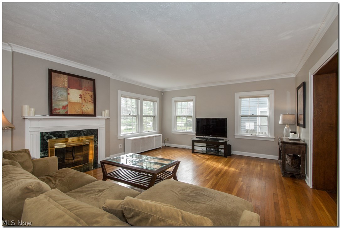 3008 Warrington Road Cleveland, OH 44120 - Photo 5 of 34