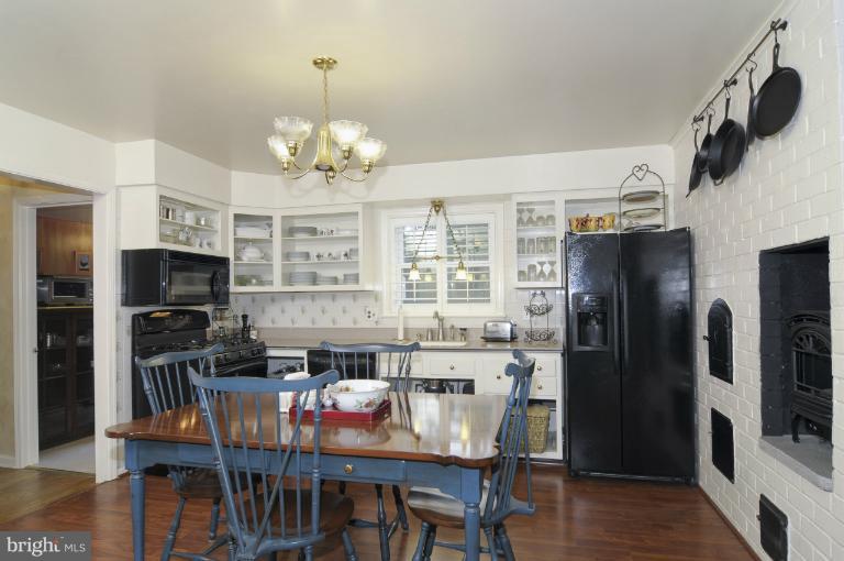 12612 Springloch Court Silver Spring, MD 20904 - Photo 20 of 25 Eat-in kitchen