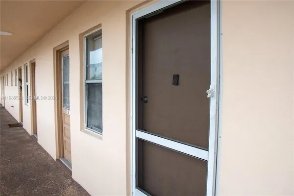 $1,800 | 505 East Dania Beach Boulevard, Unit 42E, Dania Beach, FL 33004