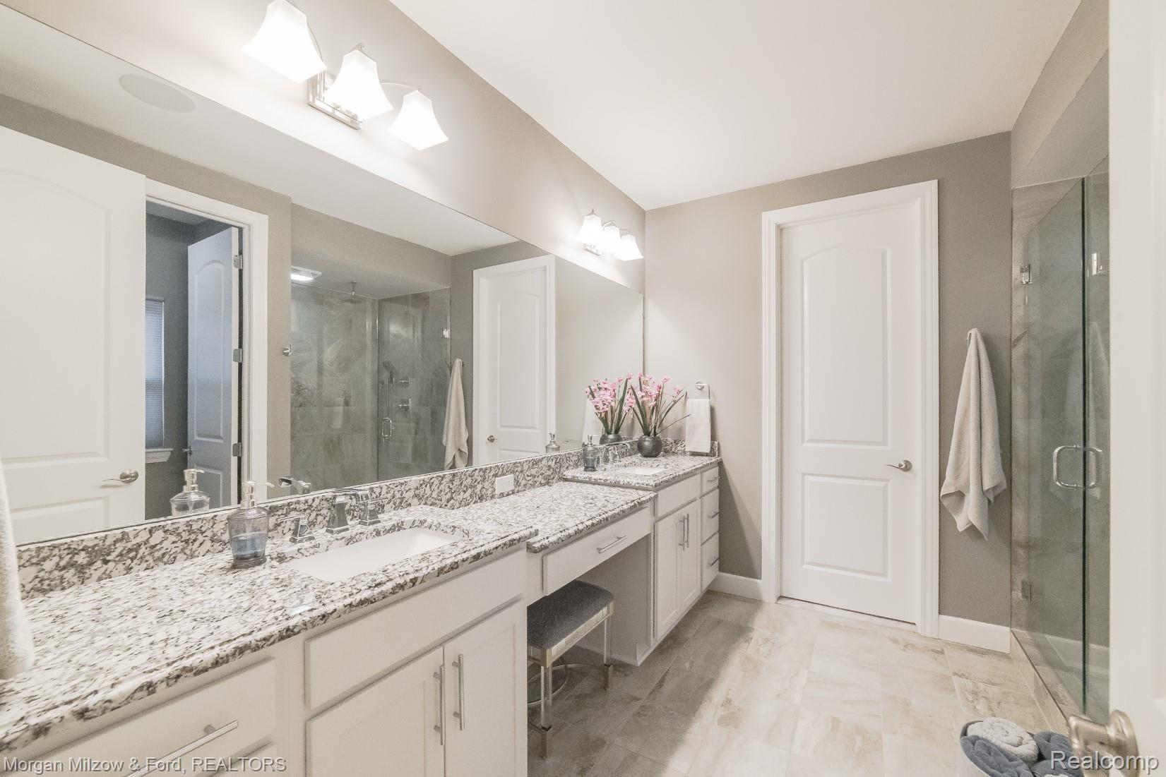 5490 Woodfall Road Clarkston, MI 48348 - Photo 22 of 50 5490 Woodfall-22.jpg