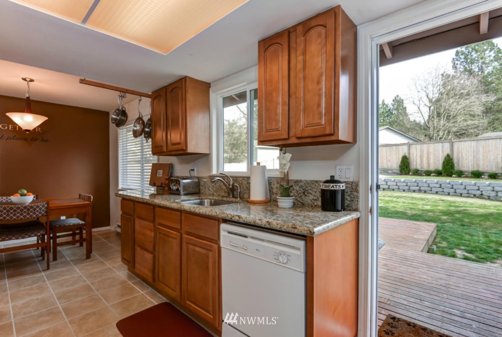 19515 29th Avenue Southeast Bothell, WA 98012 - Photo 14 of 25