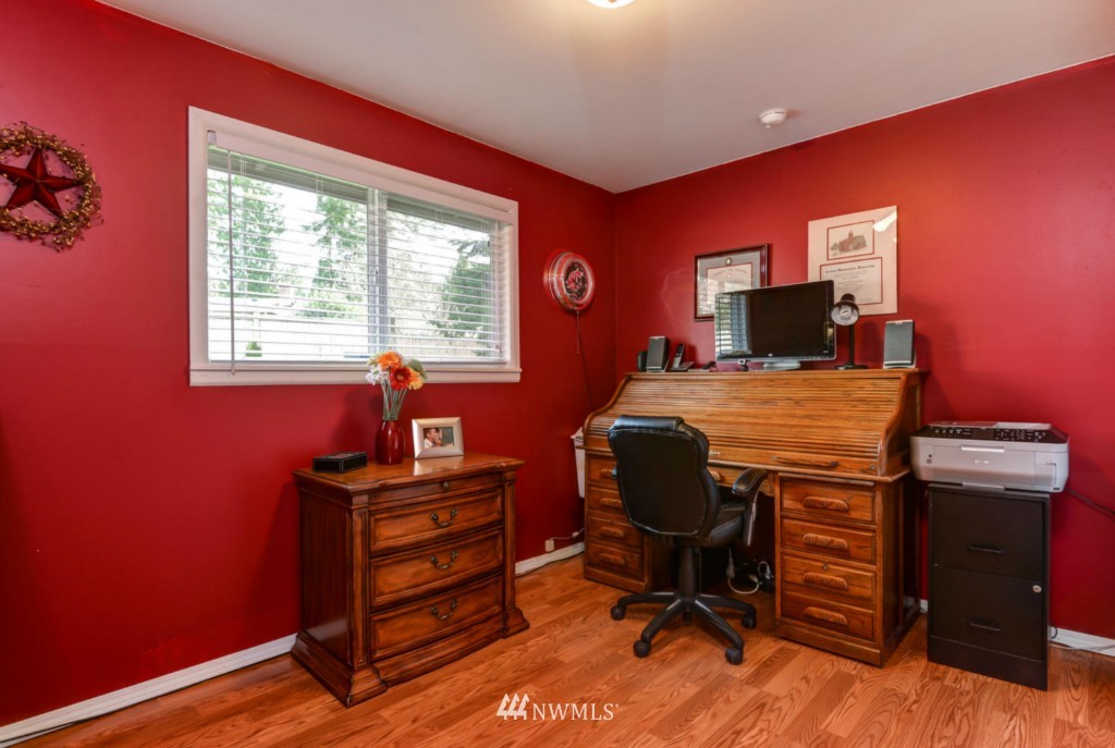19515 29th Avenue Southeast Bothell, WA 98012 - Photo 16 of 25