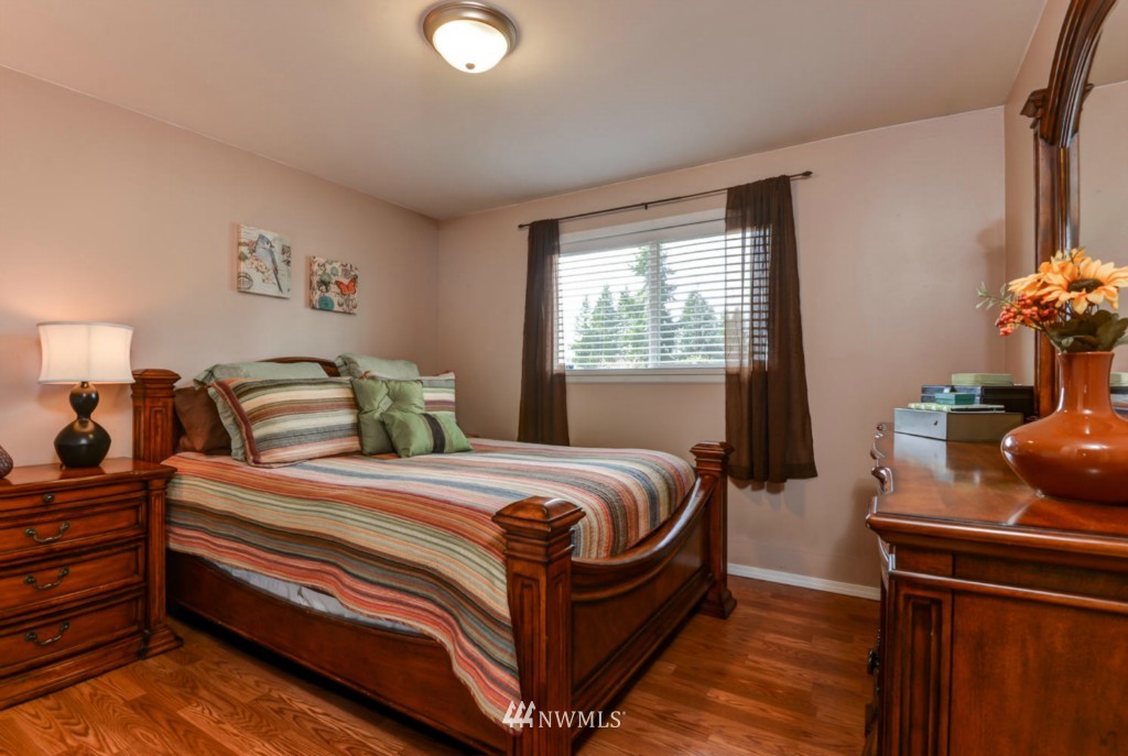 19515 29th Avenue Southeast Bothell, WA 98012 - Photo 17 of 25
