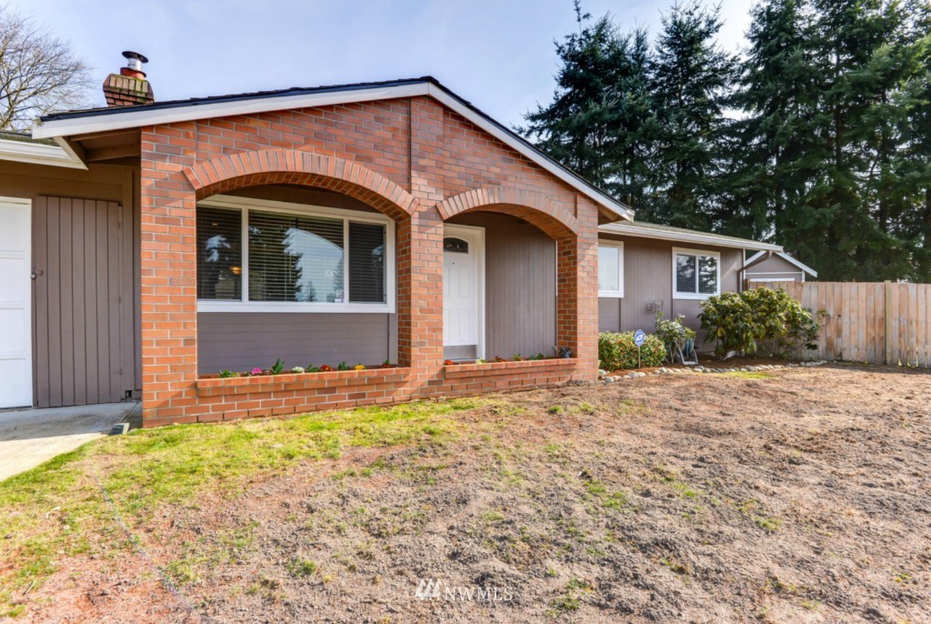 19515 29th Avenue Southeast Bothell, WA 98012 - Photo 3 of 25