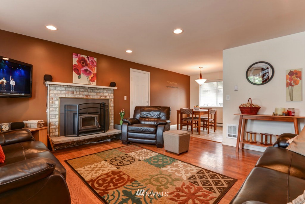 19515 29th Avenue Southeast Bothell, WA 98012 - Photo 4 of 25