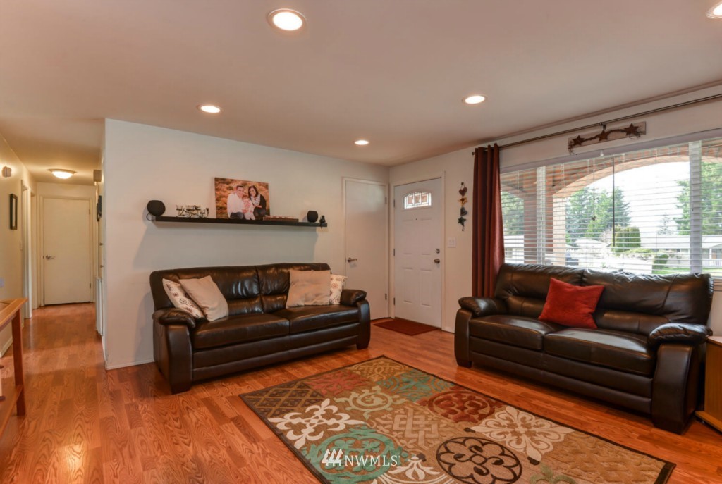19515 29th Avenue Southeast Bothell, WA 98012 - Photo 6 of 25