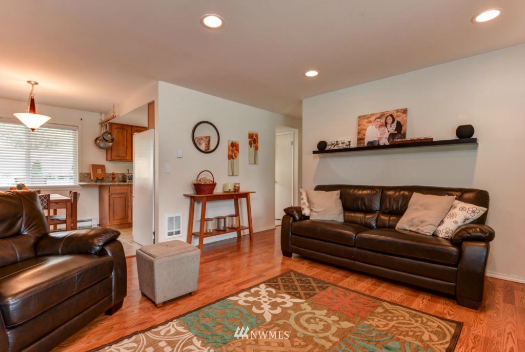 19515 29th Avenue Southeast Bothell, WA 98012 - Photo 7 of 25
