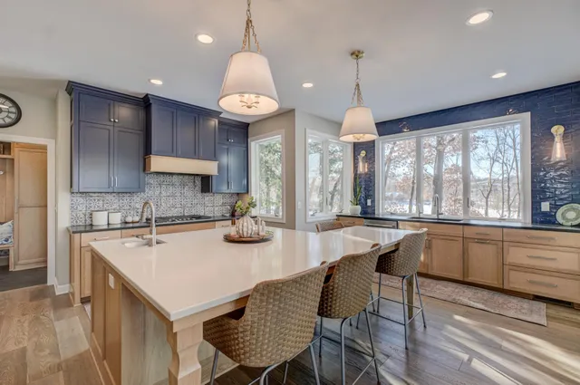 $1,350,000 | 12 Forest Trail, Mahtomedi, MN 55115