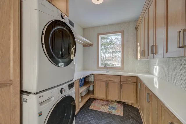 $1,350,000 | 12 Forest Trail, Mahtomedi, MN 55115