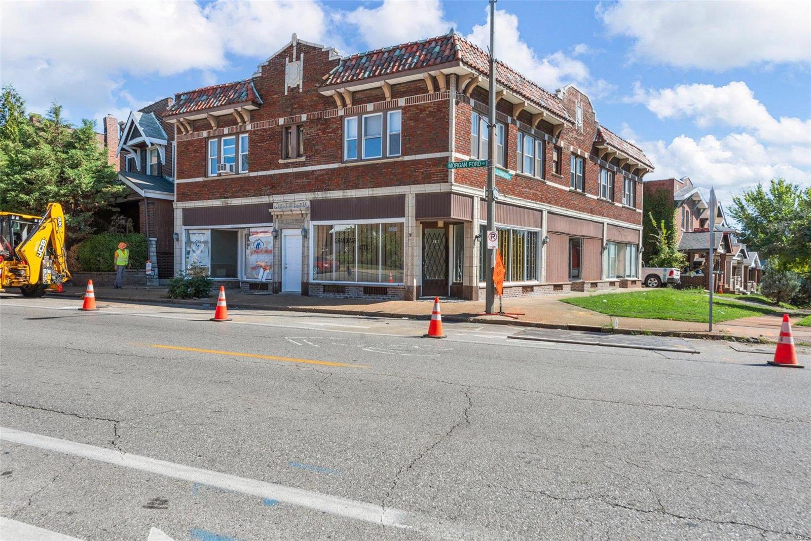 4524 Morgan Ford Road St. Louis, MO 63116 - Photo 3 of 58 Gallery Image 3