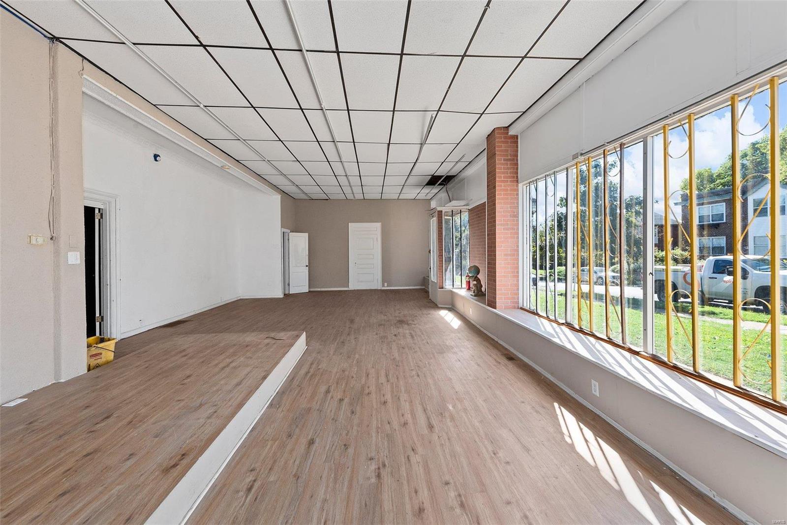 4524 Morgan Ford Road St. Louis, MO 63116 - Photo 7 of 58 Gallery Image 7