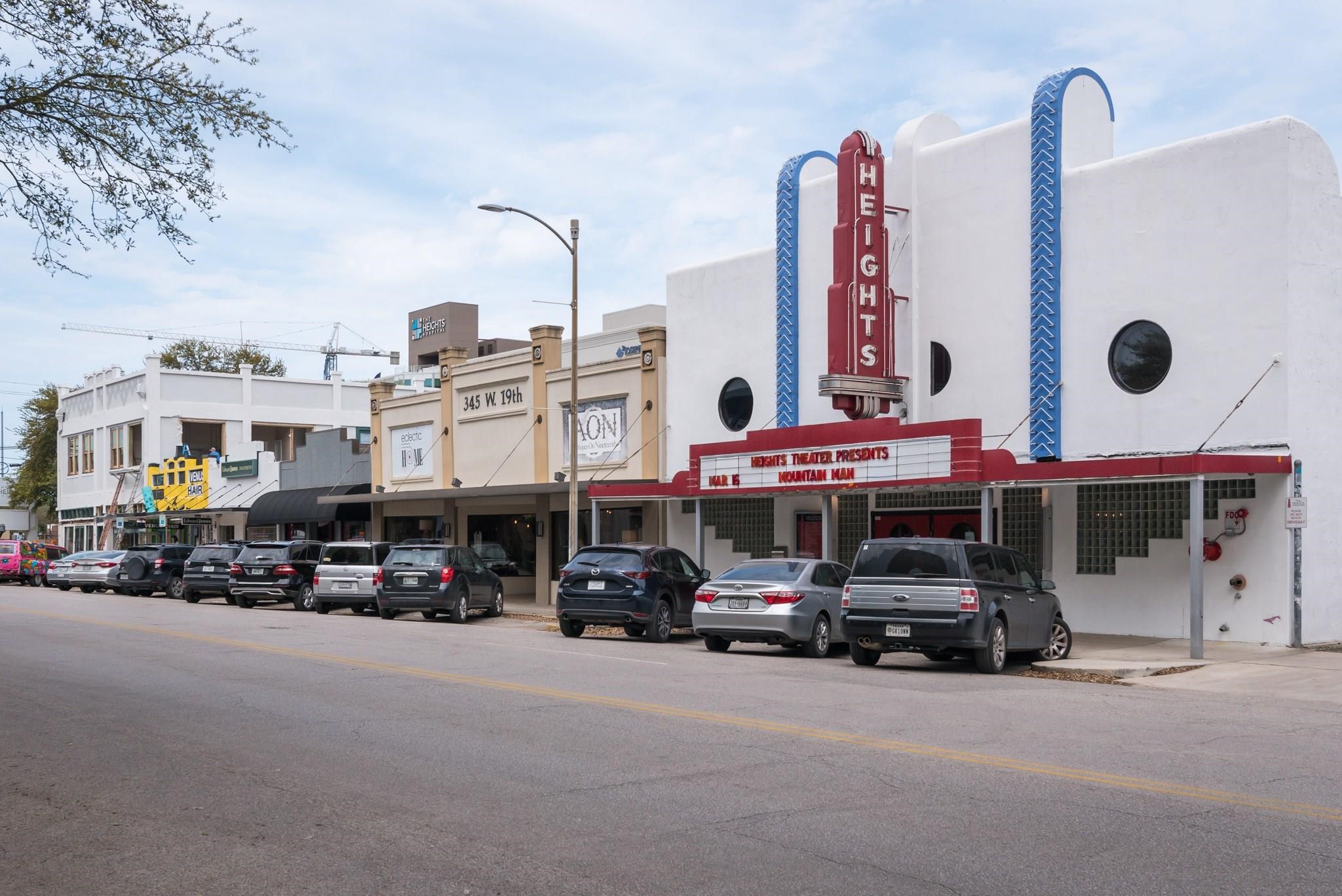 2613 Link Road Houston, TX 77009 - Photo 27 of 28 Only a 5 minute drive to bustling 19th street.
