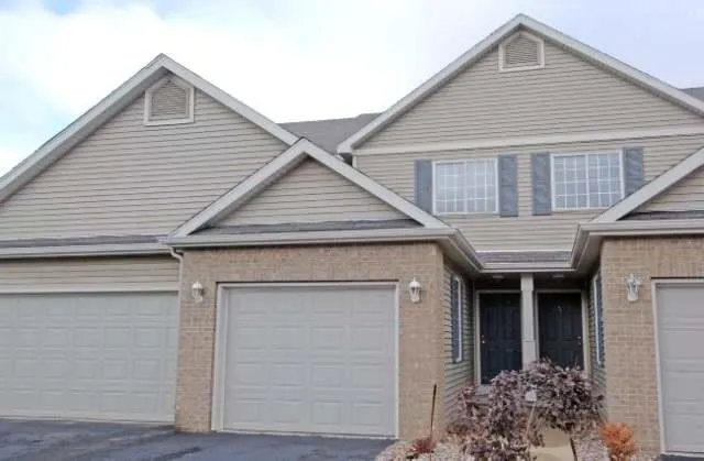 $288,800 | 1325 Glacier Hill Drive, Unit 2, Madison, WI 53704