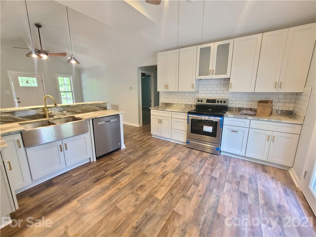 4462 Homestead Road Rock Hill, SC 29732 - Photo 4 of 9 Gallery Image 4