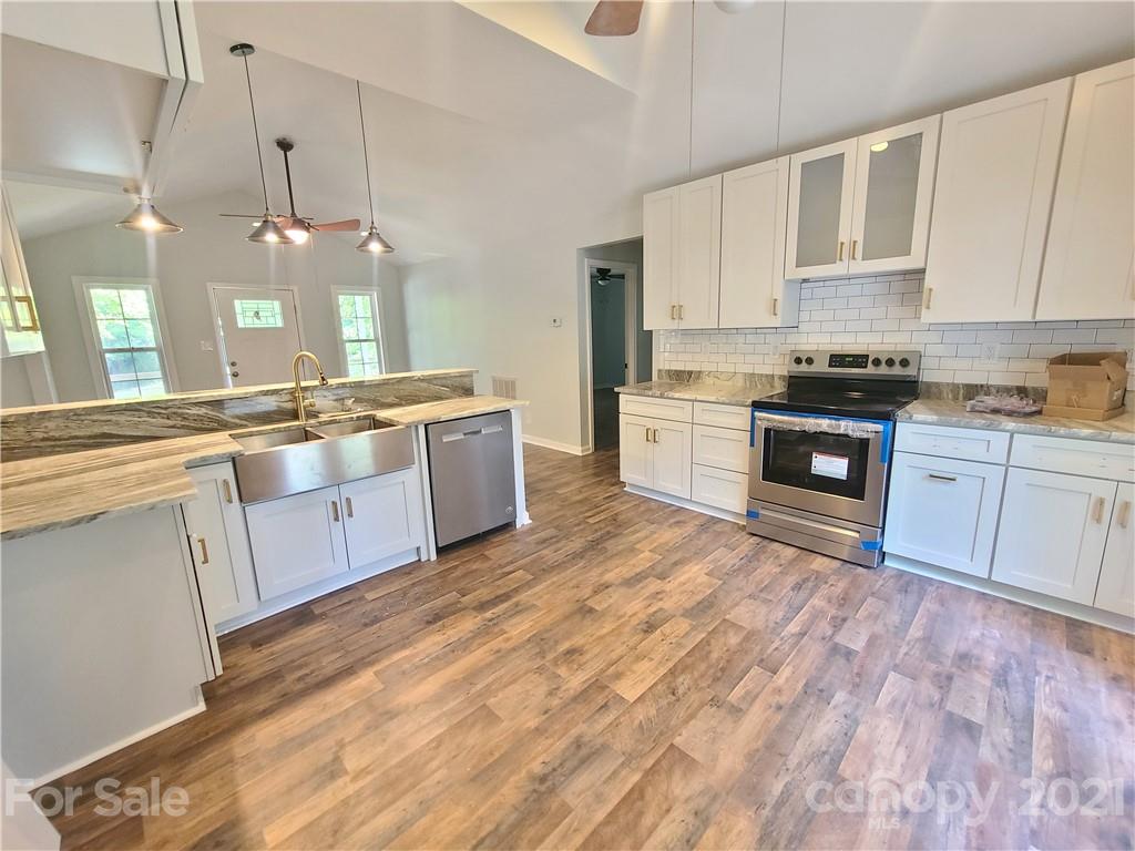 4462 Homestead Road Rock Hill, SC 29732 - Photo 5 of 9 Gallery Image 5