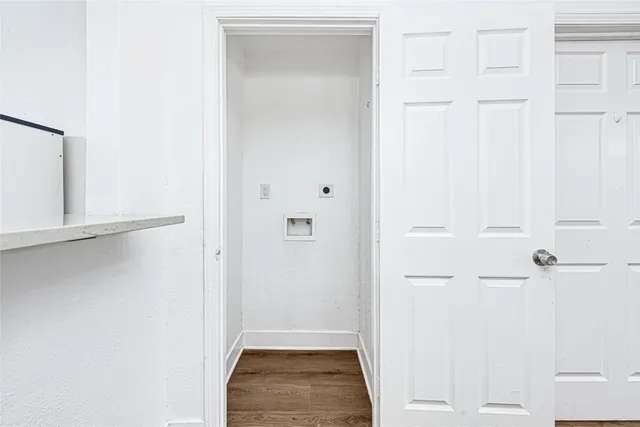 a view of utility room