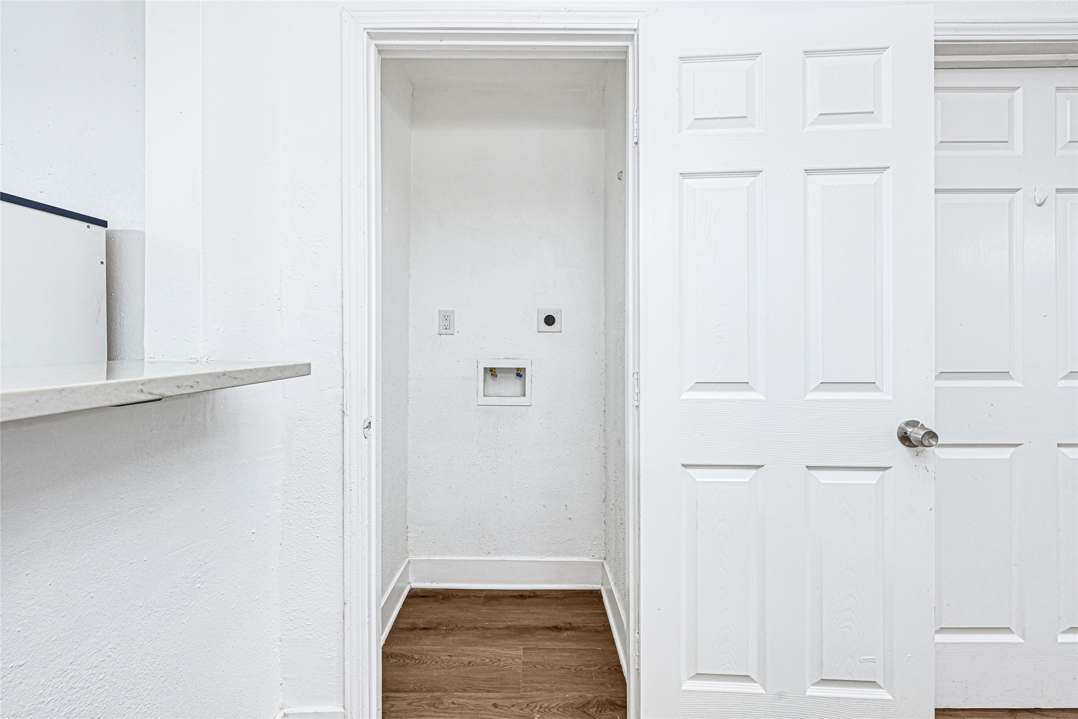 4215 East Lane Houston, TX 77026 - Photo 11 of 25 a view of utility room