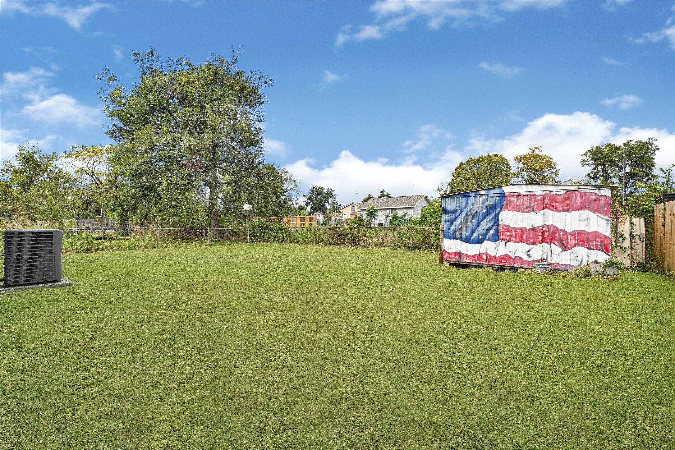 4215 East Lane Houston, TX 77026 - Photo 25 of 25 a garden view