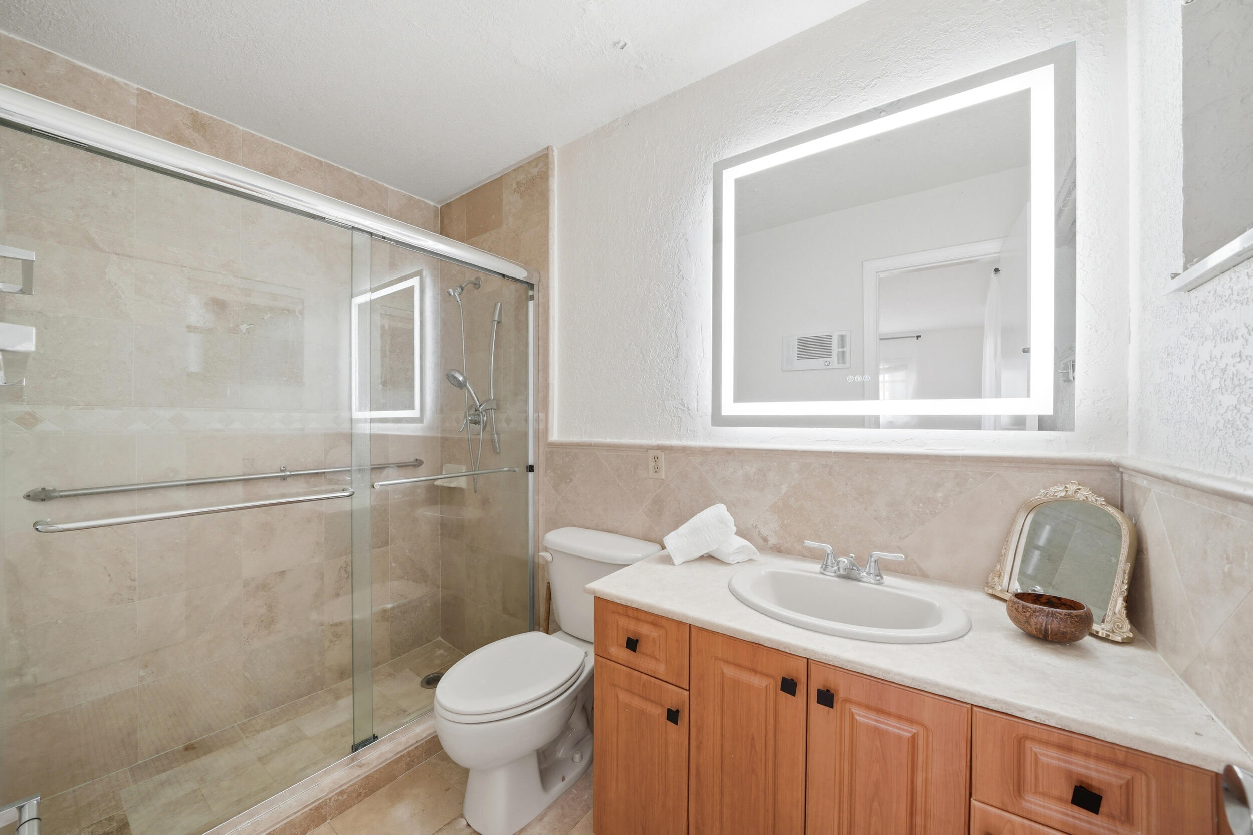 5501 Monroe Street Hollywood, FL 33021 - Photo 14 of 31 164
