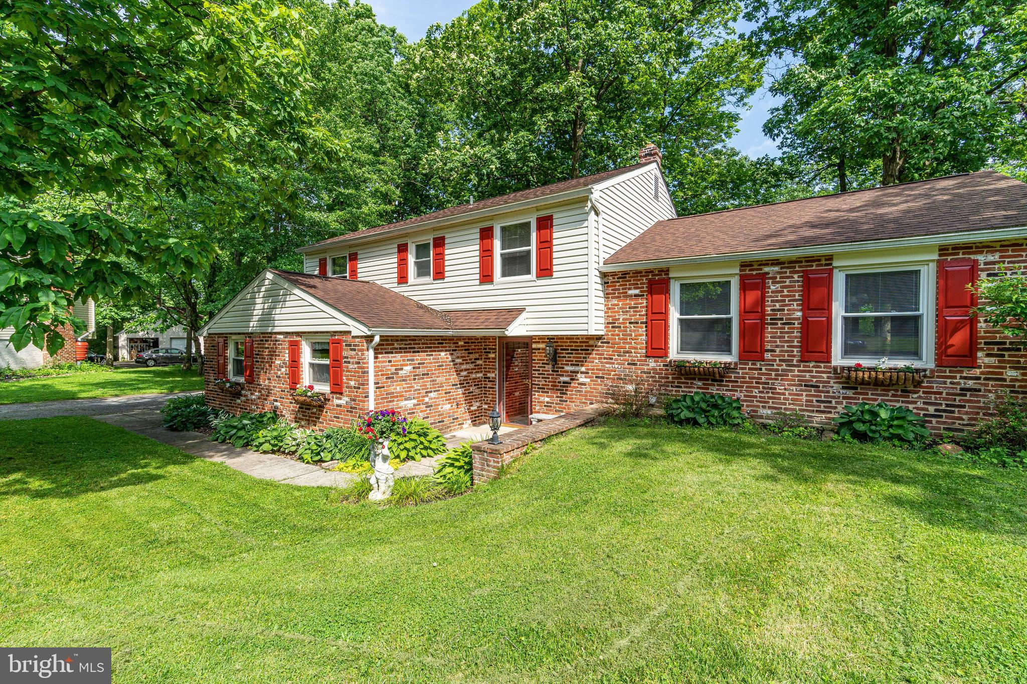 1028 Warren Road West Chester, PA 19382 - Photo 2 of 55 Gallery Image 2