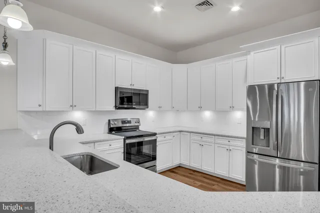 $399,900 | 2224 Eastern Boulevard, Unit B, York, PA 17402