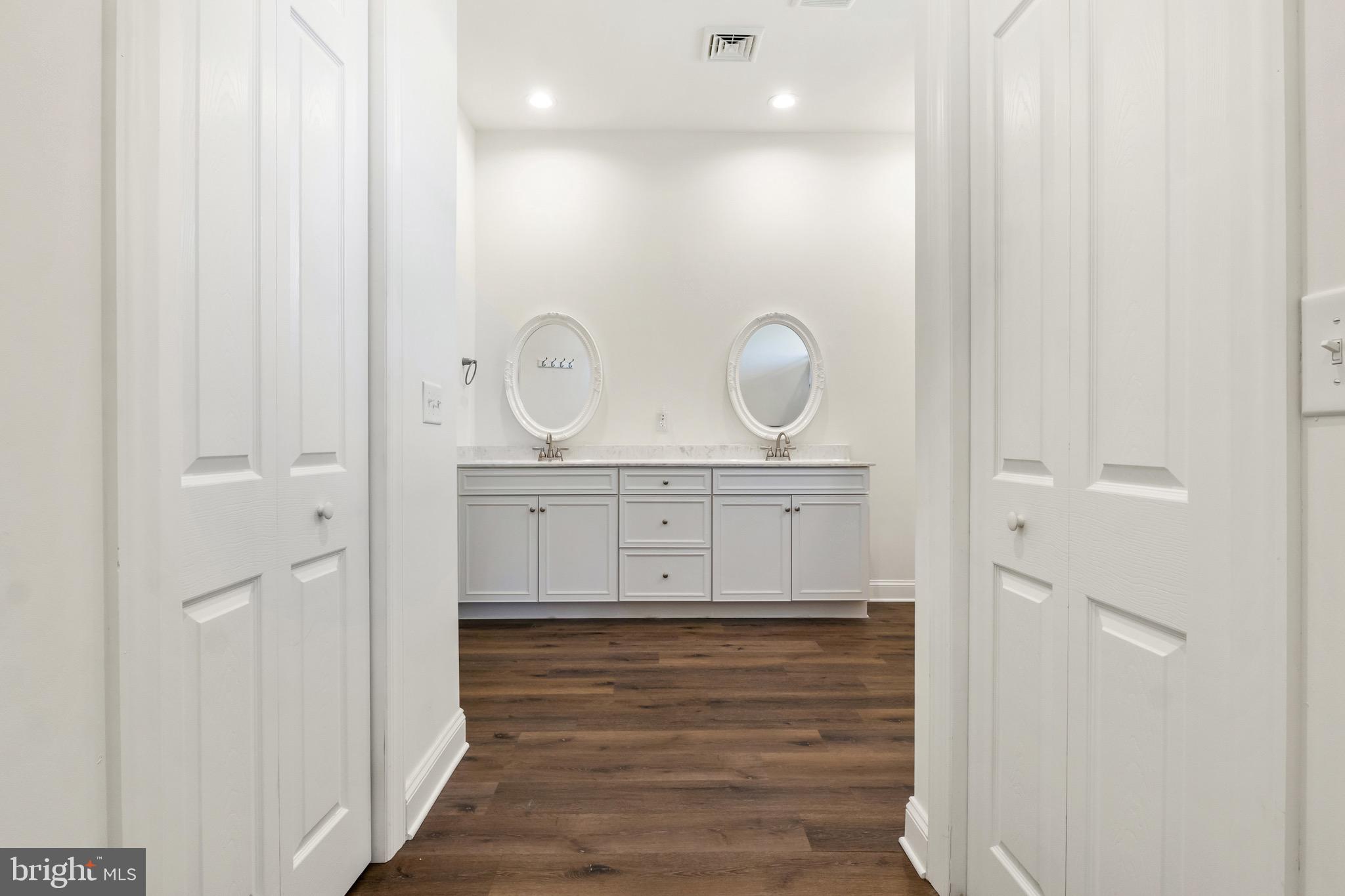 2224 Eastern Boulevard, Unit B York, PA 17402 - Photo 34 of 60 a view of a hallway with wooden floor
