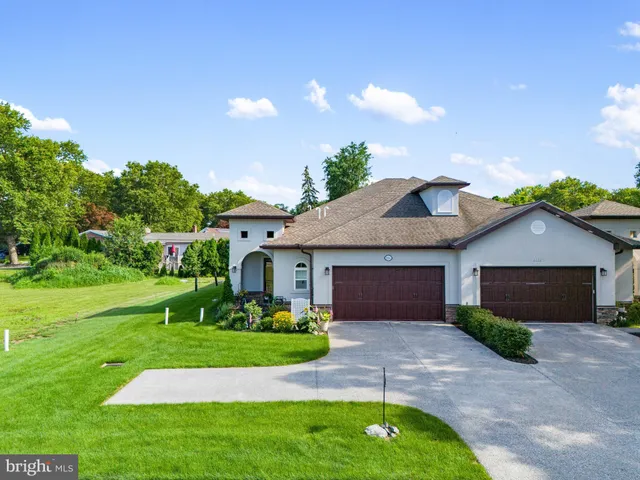 $399,900 | 2224 Eastern Boulevard, Unit B, York, PA 17402