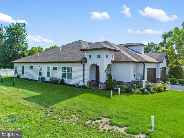 $399,900 | 2224 Eastern Boulevard, Unit B, York, PA 17402