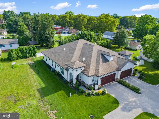 $399,900 | 2224 Eastern Boulevard, Unit B, York, PA 17402