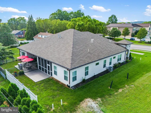 $399,900 | 2224 Eastern Boulevard, Unit B, York, PA 17402