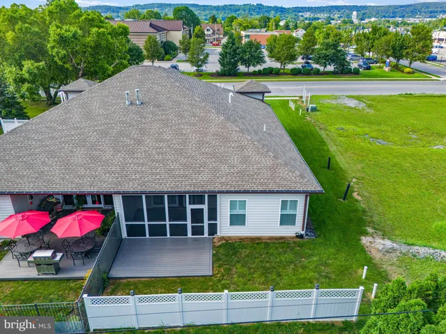 $399,900 | 2224 Eastern Boulevard, Unit B, York, PA 17402