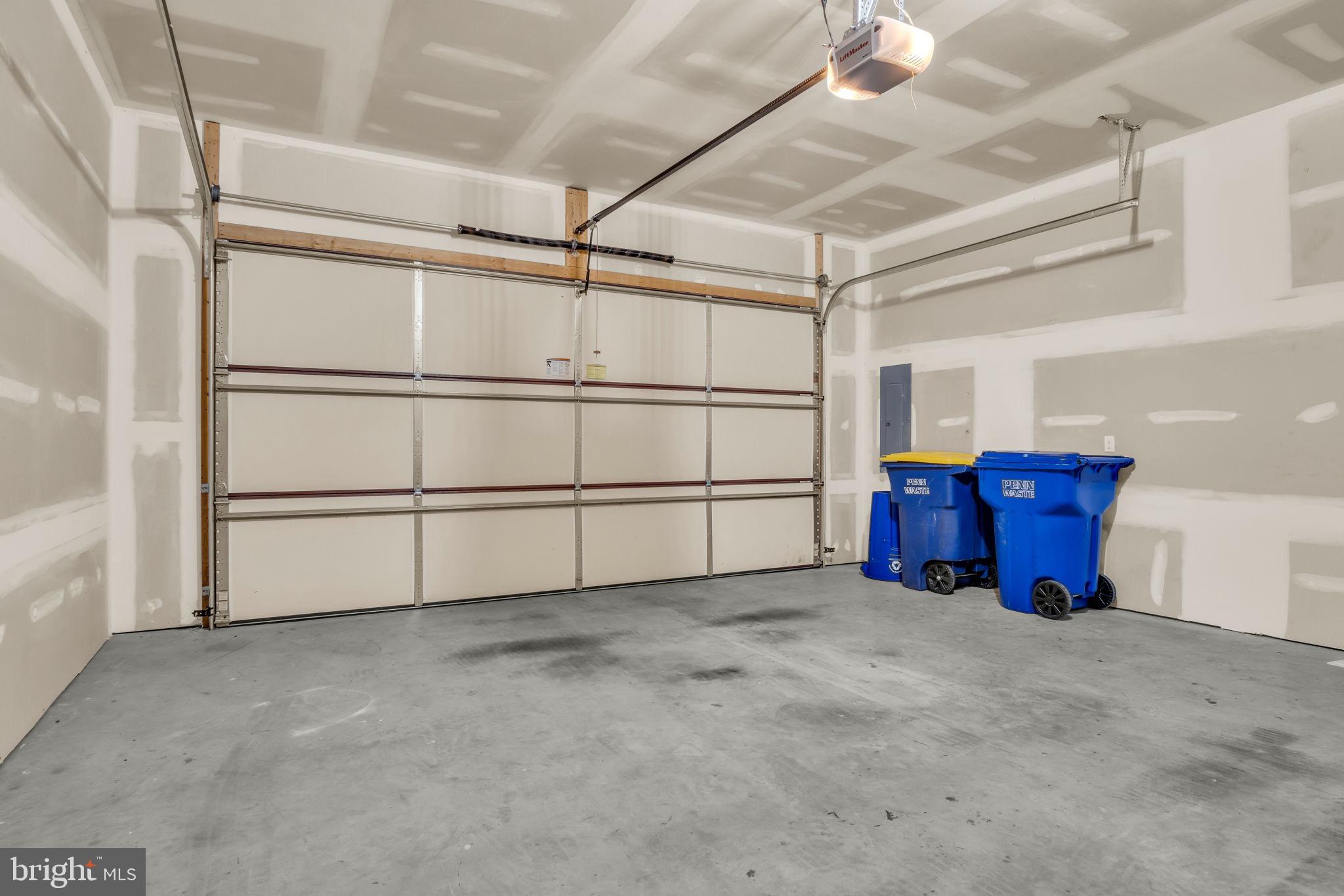 2224 Eastern Boulevard, Unit B York, PA 17402 - Photo 60 of 60 a view of an empty room with a cabinet