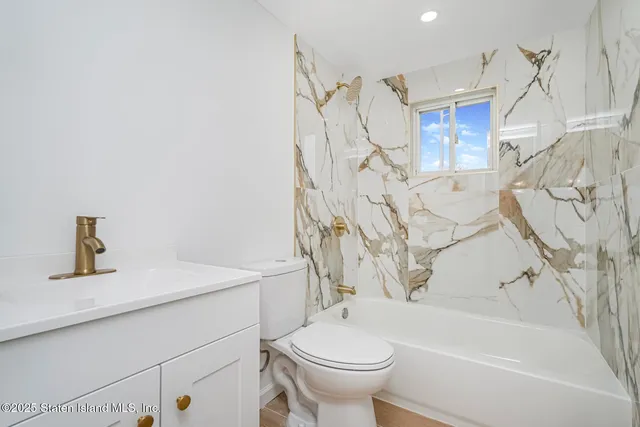 $599,999 | 233 Mosel Avenue | Concord