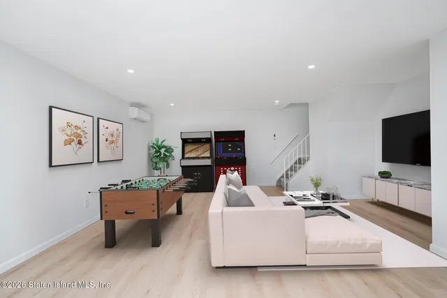 $599,999 | 233 Mosel Avenue | Concord