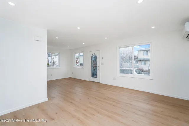 $599,999 | 233 Mosel Avenue | Concord