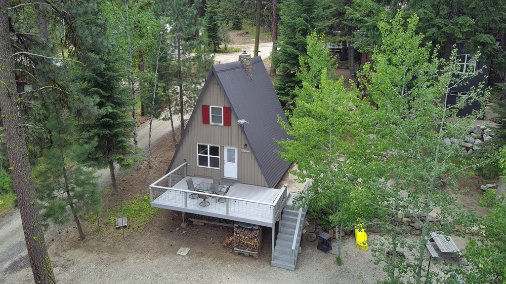 32 Duffys Lane Cascade, ID 83611 - Photo 2 of 35 Remodeled CABIN
