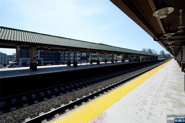 $3,300 | 21-31 Ridge Road, Unit D15, Ridgewood, NJ 07450