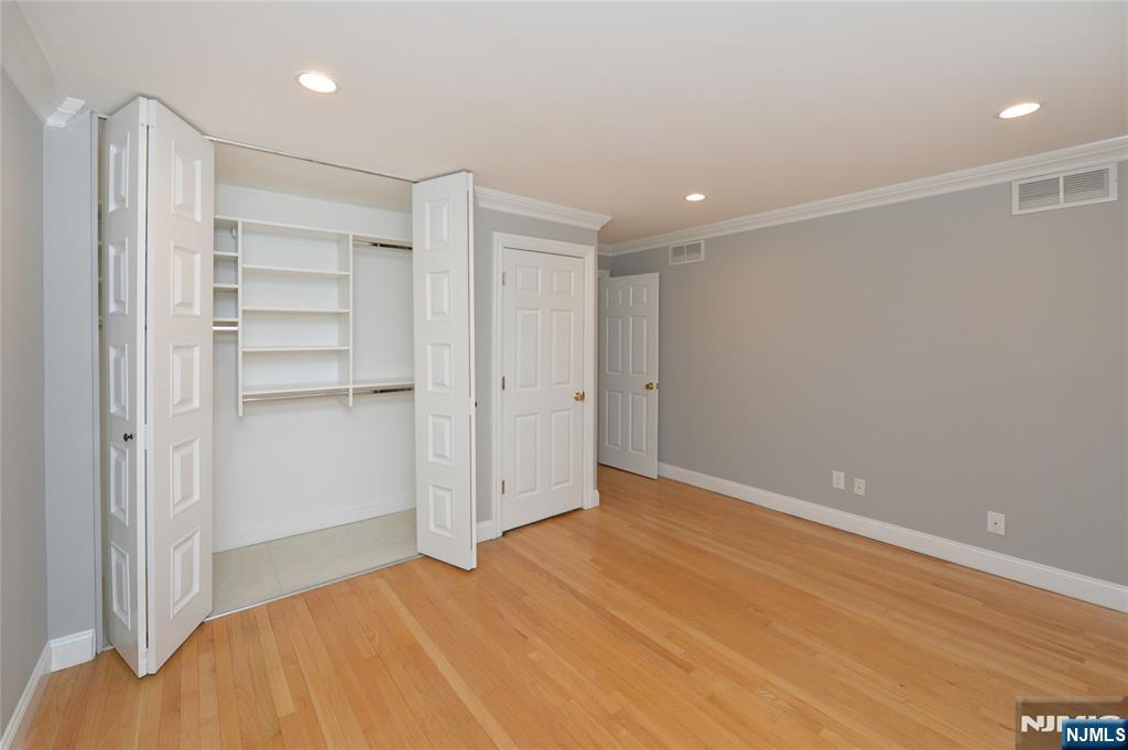 21-31 Ridge Road, Unit D15 Ridgewood, NJ 07450 - Photo 5 of 16 a view of an empty room
